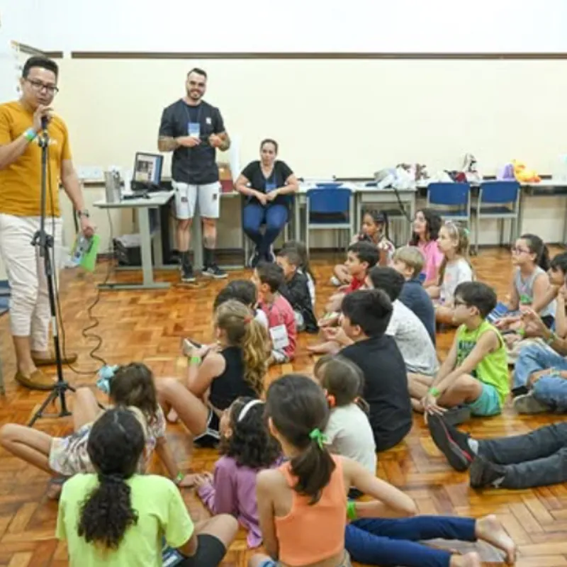 Crianças participando de atividades do Congressinho